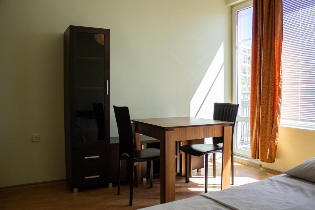 Central Couch Studio Pomorie Luaran gambar